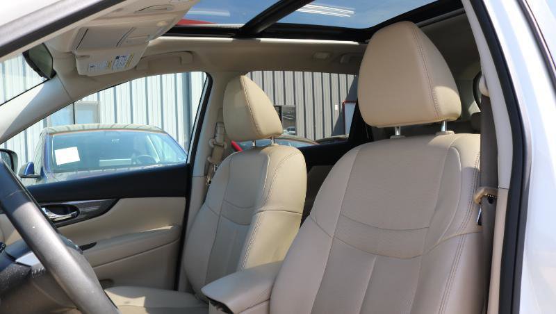 Used 2016 Nissan Rogue SL w/ SL Premium Package image 6