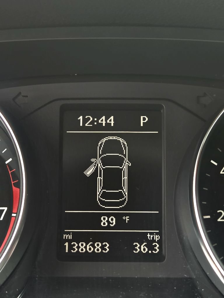 Used 2018 Volkswagen Passat 2.0T SE FWD image 15