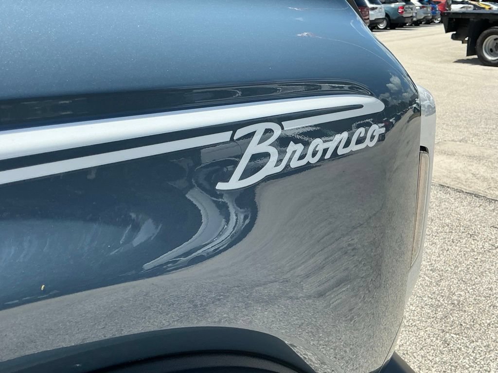 Used 2025 Ford Bronco Heritage Edition AWD/4WD image 17