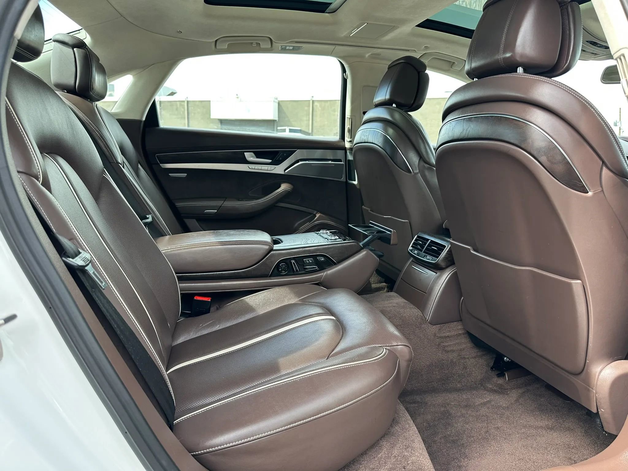 Used 2016 Audi A8 L 4.0T image 28