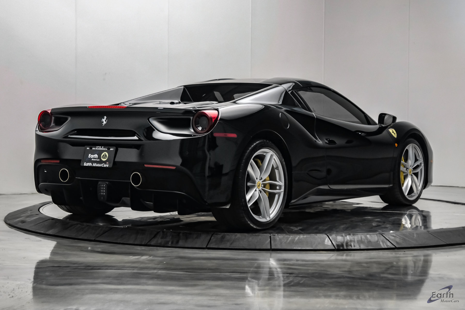Used 2018 Ferrari 488 Spider RWD image 23