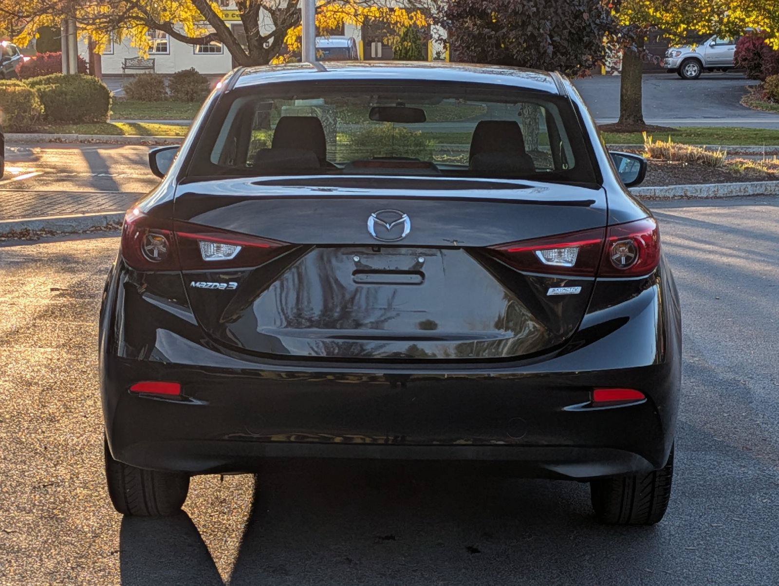 Used 2016 MAZDA MAZDA3 i Sport FWD image 9