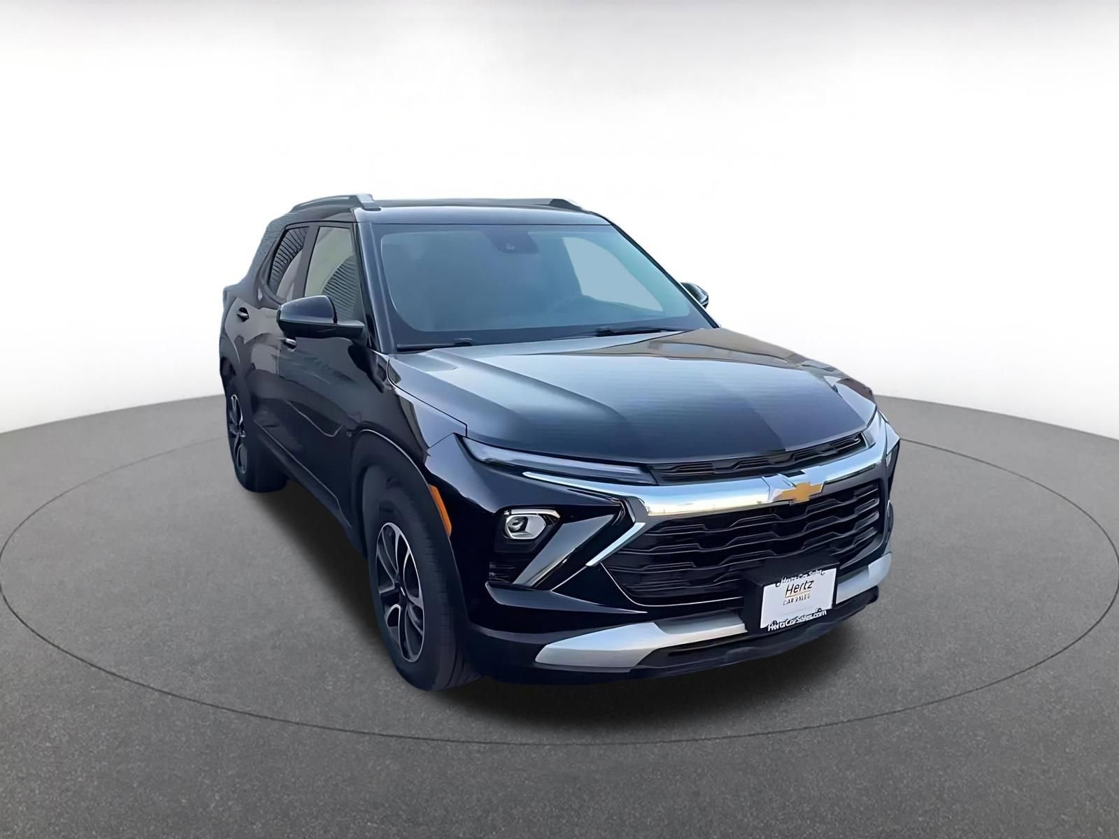 Used 2025 Chevrolet TrailBlazer LT FWD image 3
