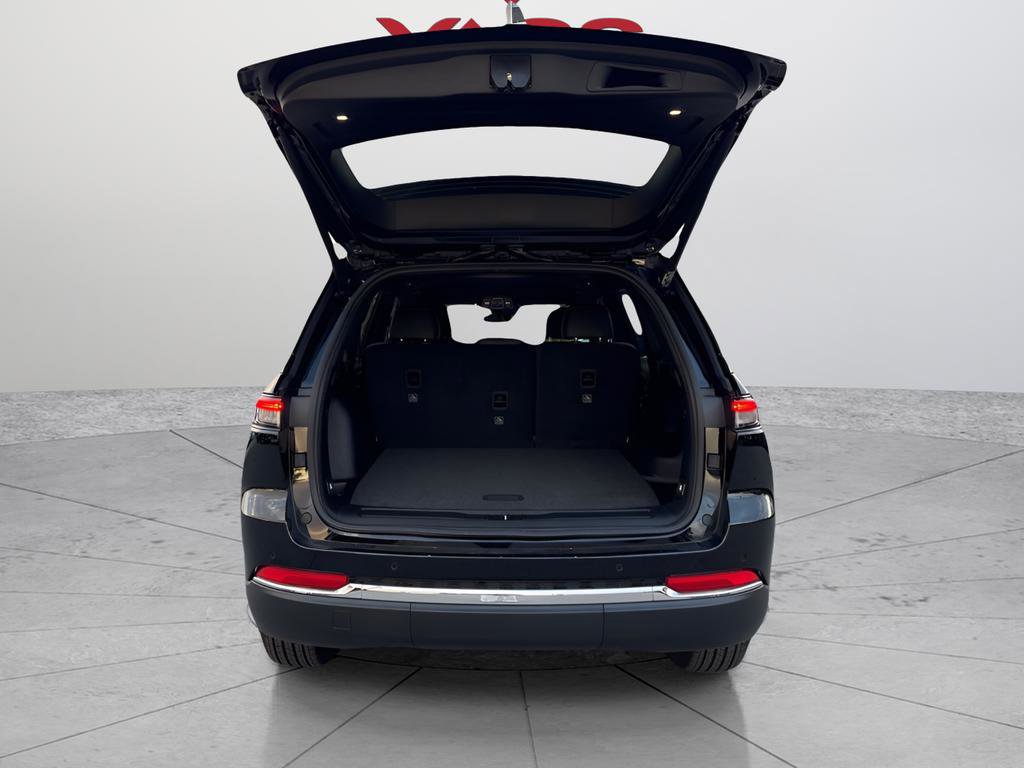 New 2025 Jeep Grand Cherokee Limited image 8