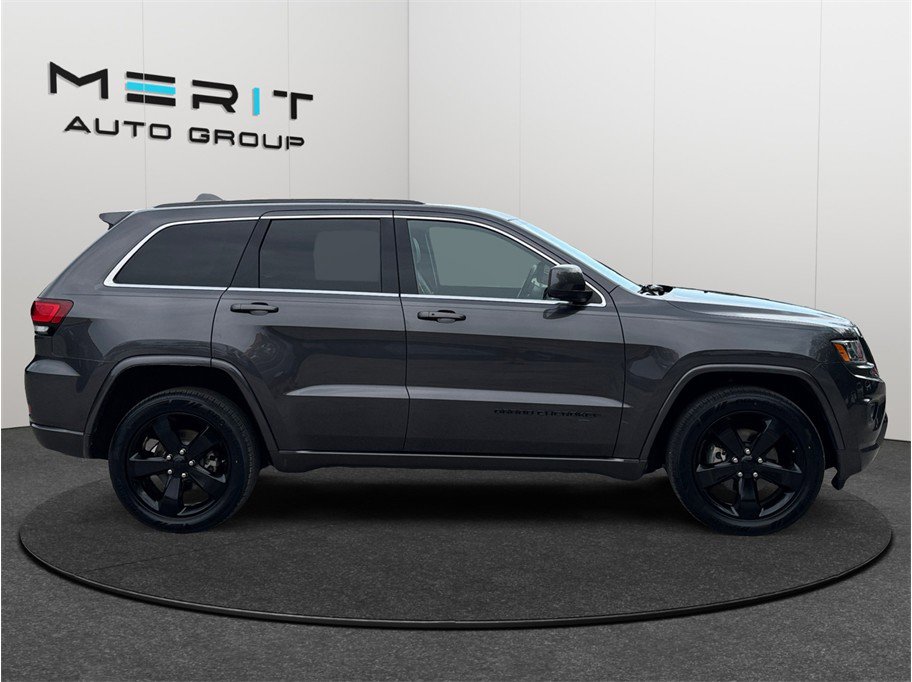 Used 2015 Jeep Grand Cherokee Altitude RWD image 10