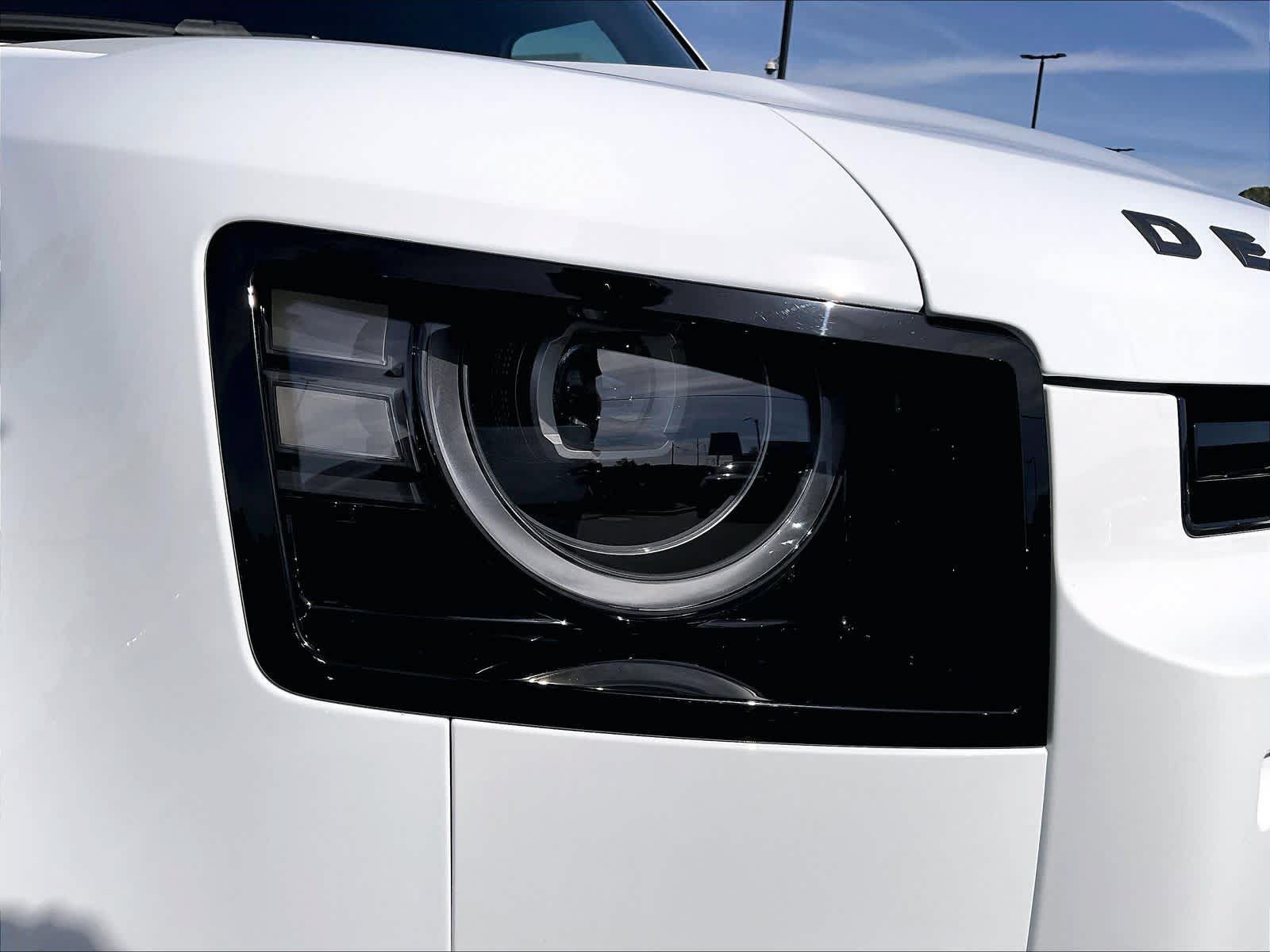 New 2026 Land Rover Defender 110 X-Dynamic SE AWD/4WD image 33