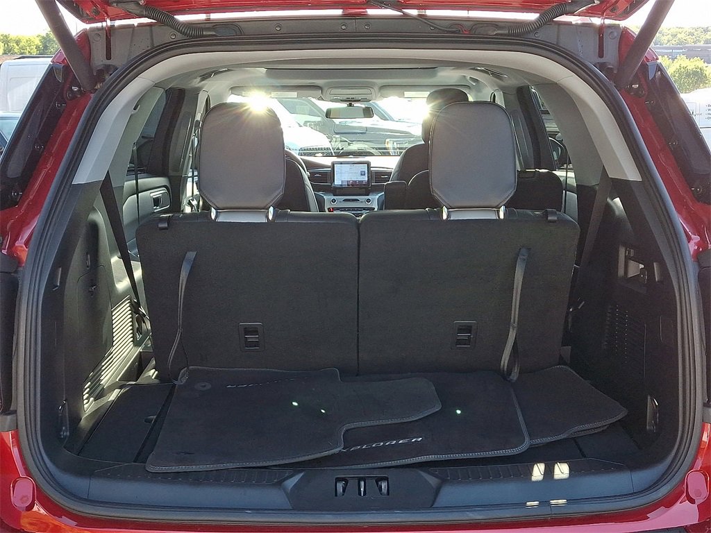 Certified 2021 Ford Explorer XLT w/ Equipment Group 202A image 29