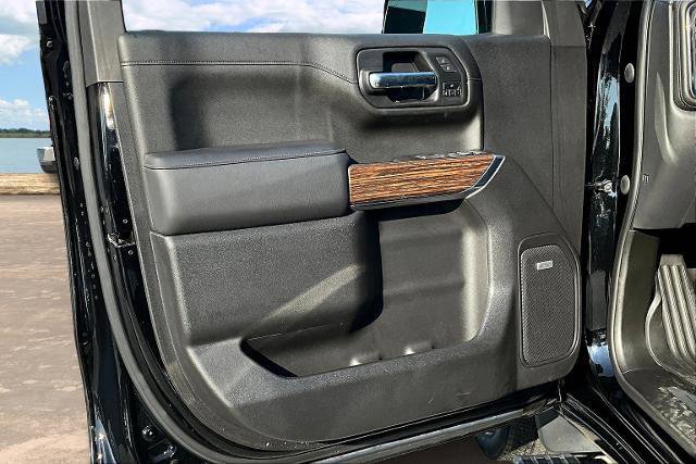 Used 2022 Chevrolet Silverado 1500 High Country w/ Technology Package image 21