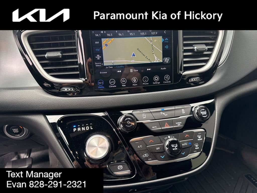 Used 2020 Chrysler Pacifica Touring-L Plus image 27