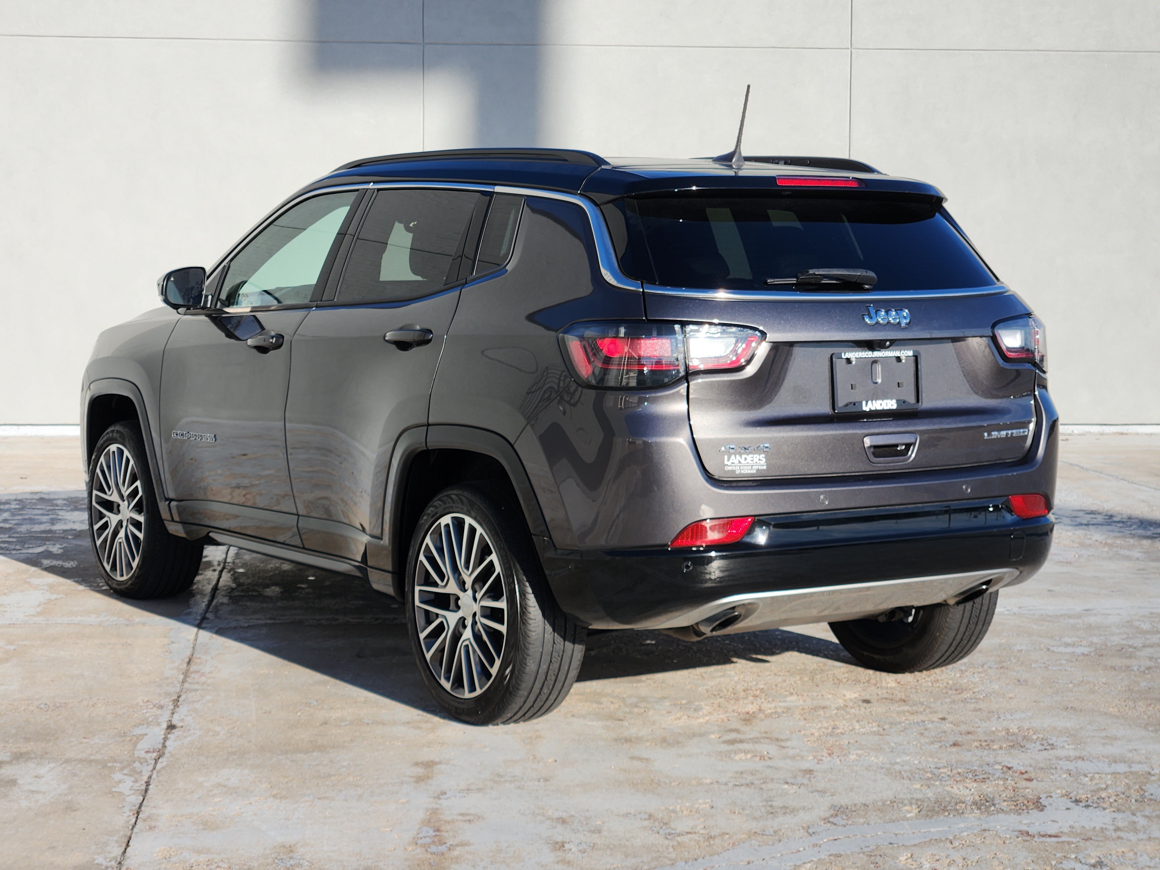 Used 2023 Jeep Compass Limited w/ Elite Group AWD/4WD image 6