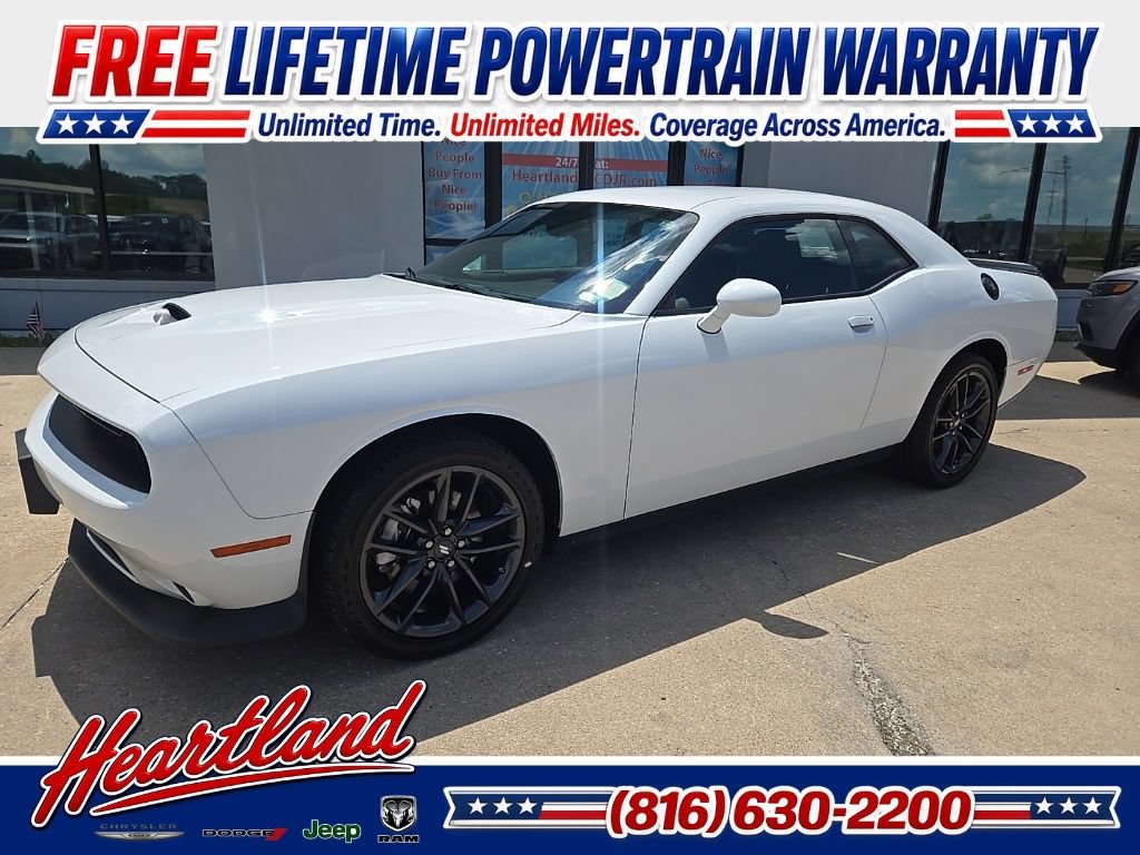 Used 2022 Dodge Challenger GT w/ Blacktop Package AWD/4WD image 4