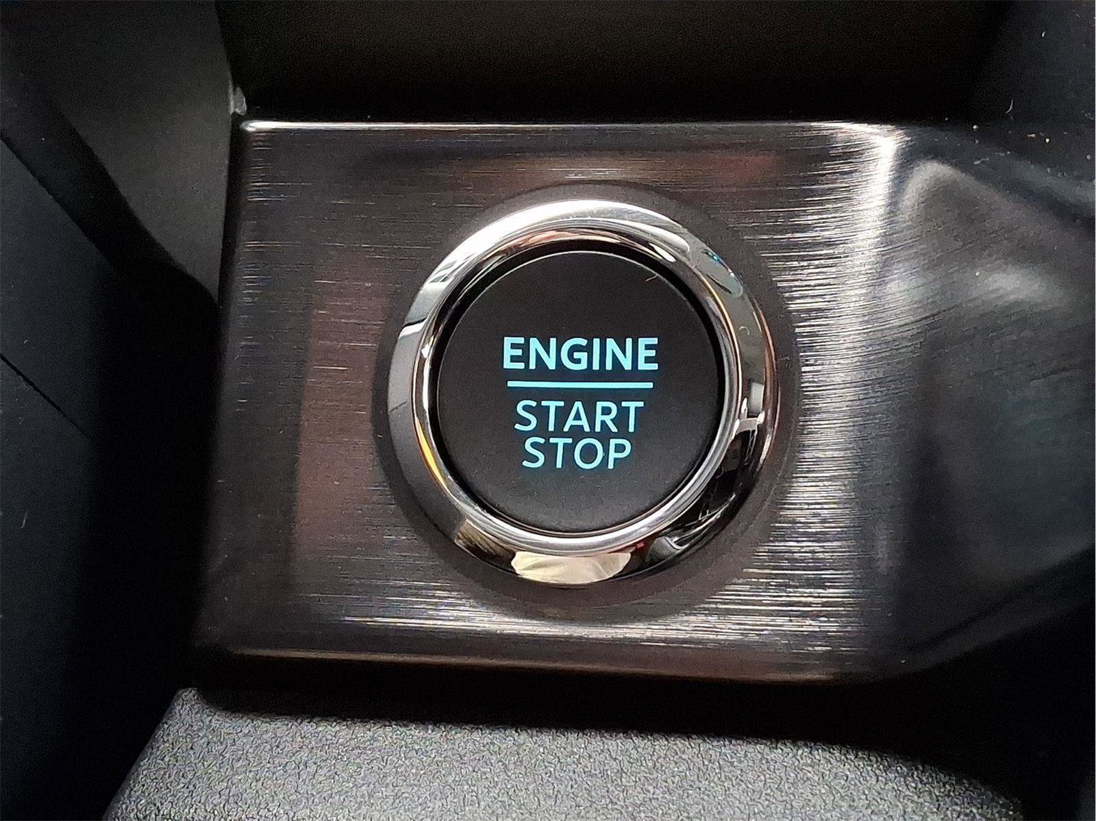 New 2026 Ford F250 Lariat w/ Chrome Package image 17