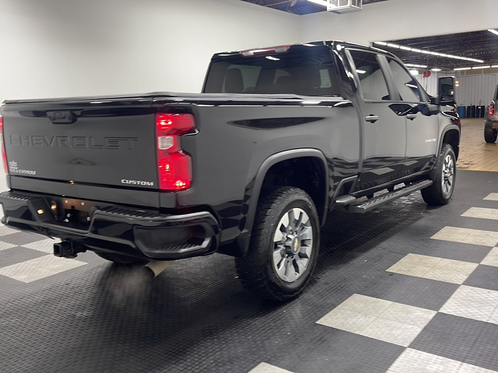 Used 2023 Chevrolet Silverado 2500 Custom w/ Custom Value Package AWD/4WD image 17