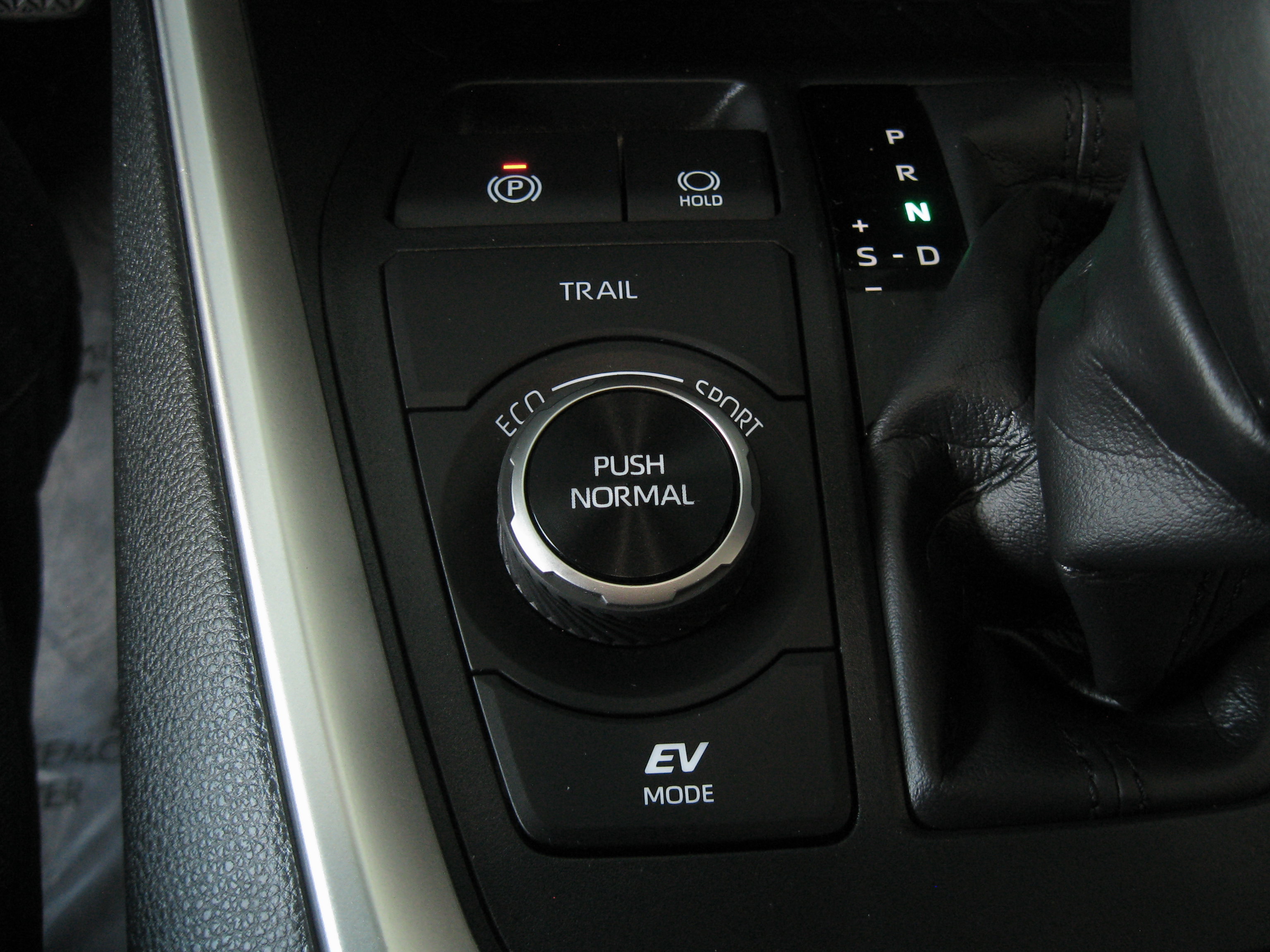 Certified 2025 Toyota RAV4 LE image 16