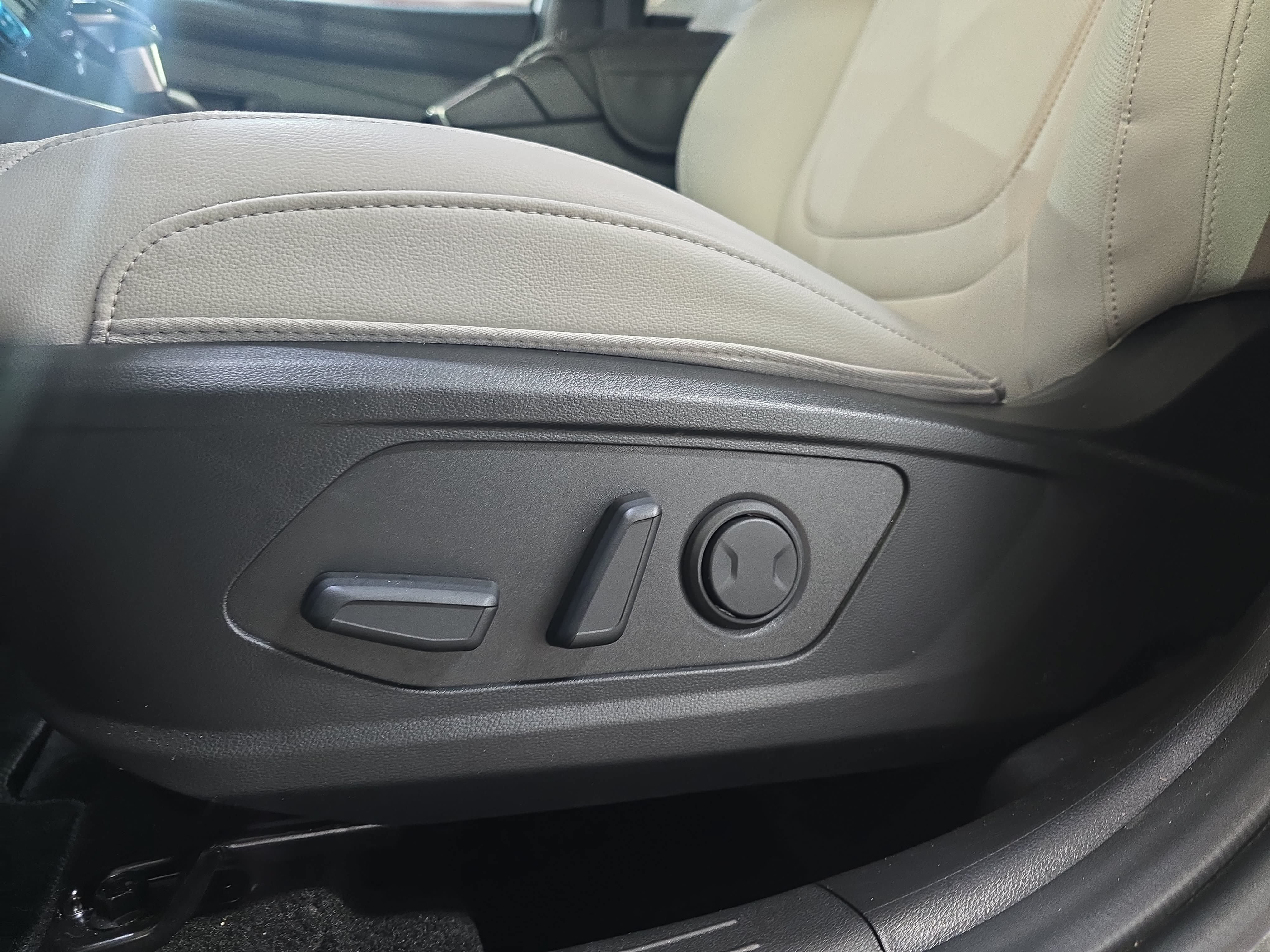 Used 2026 Hyundai Santa Cruz SEL FWD image 26