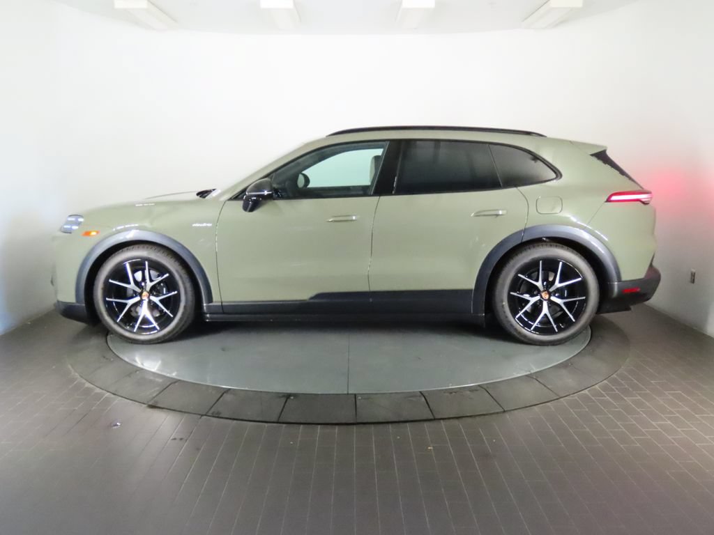 New 2026 Porsche Cayenne Electric AWD/4WD image 2
