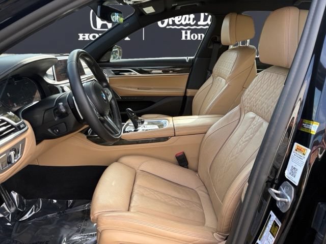 Used 2021 BMW 740i xDrive w/ M Sport Package AWD/4WD image 9
