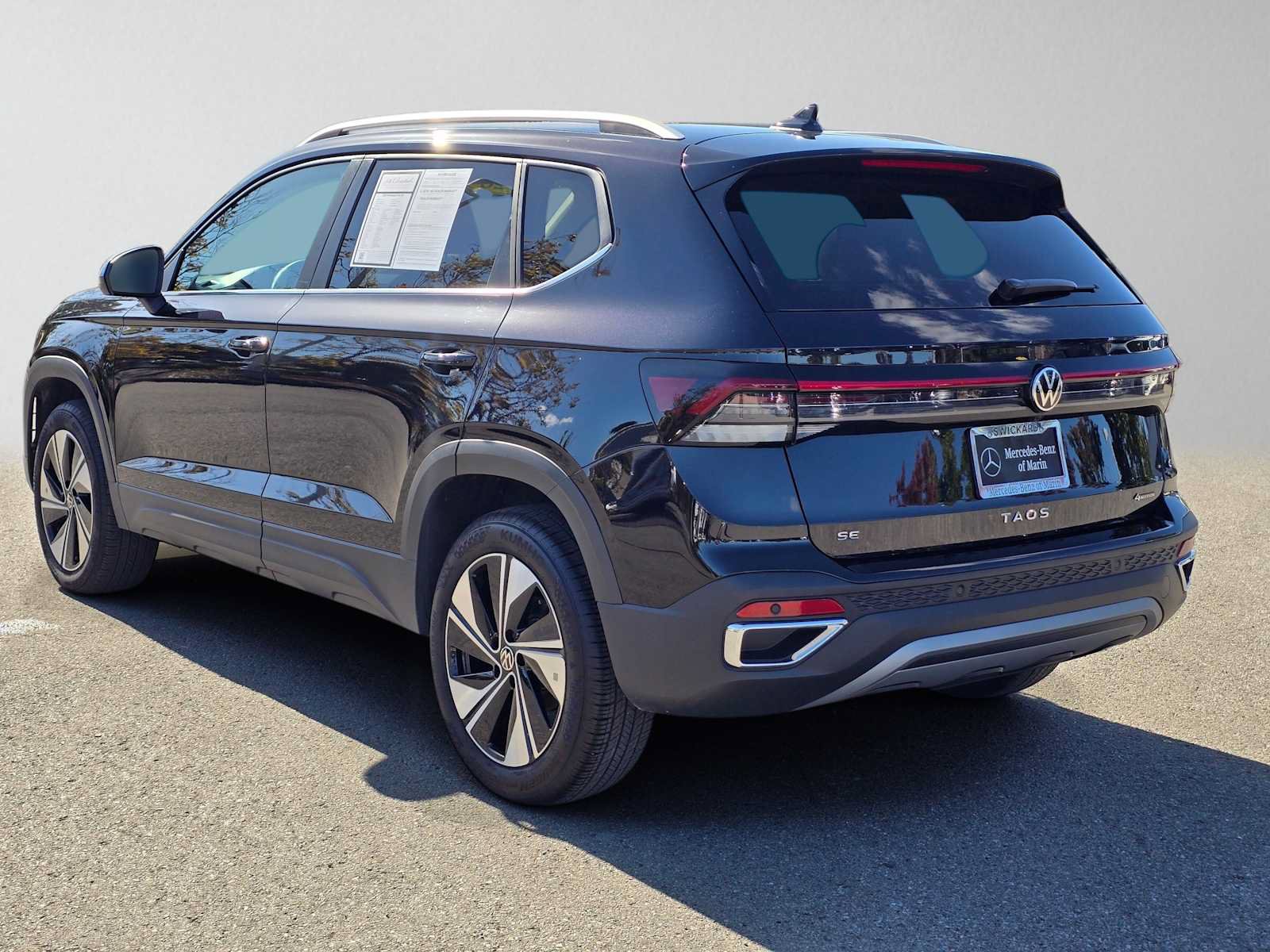 Used 2026 Volkswagen Taos SE AWD/4WD image 5