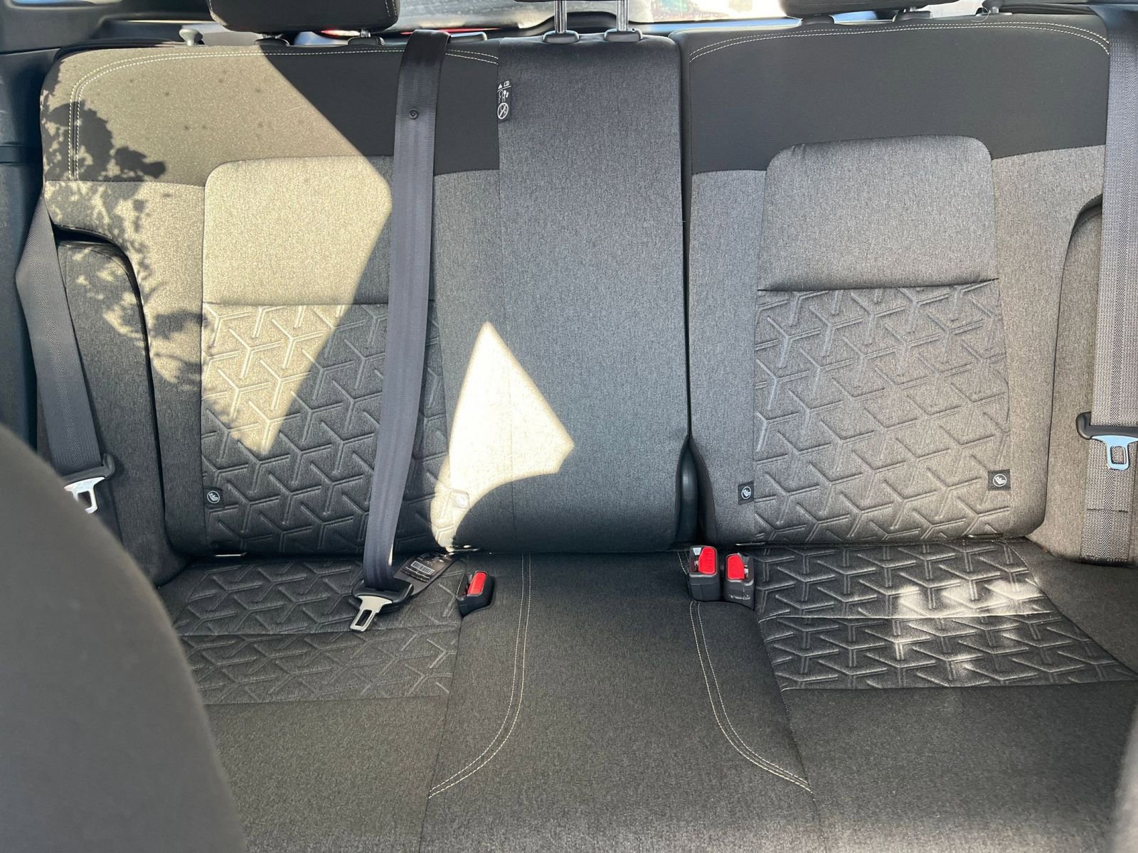 Used 2025 Nissan Kicks SV image 34