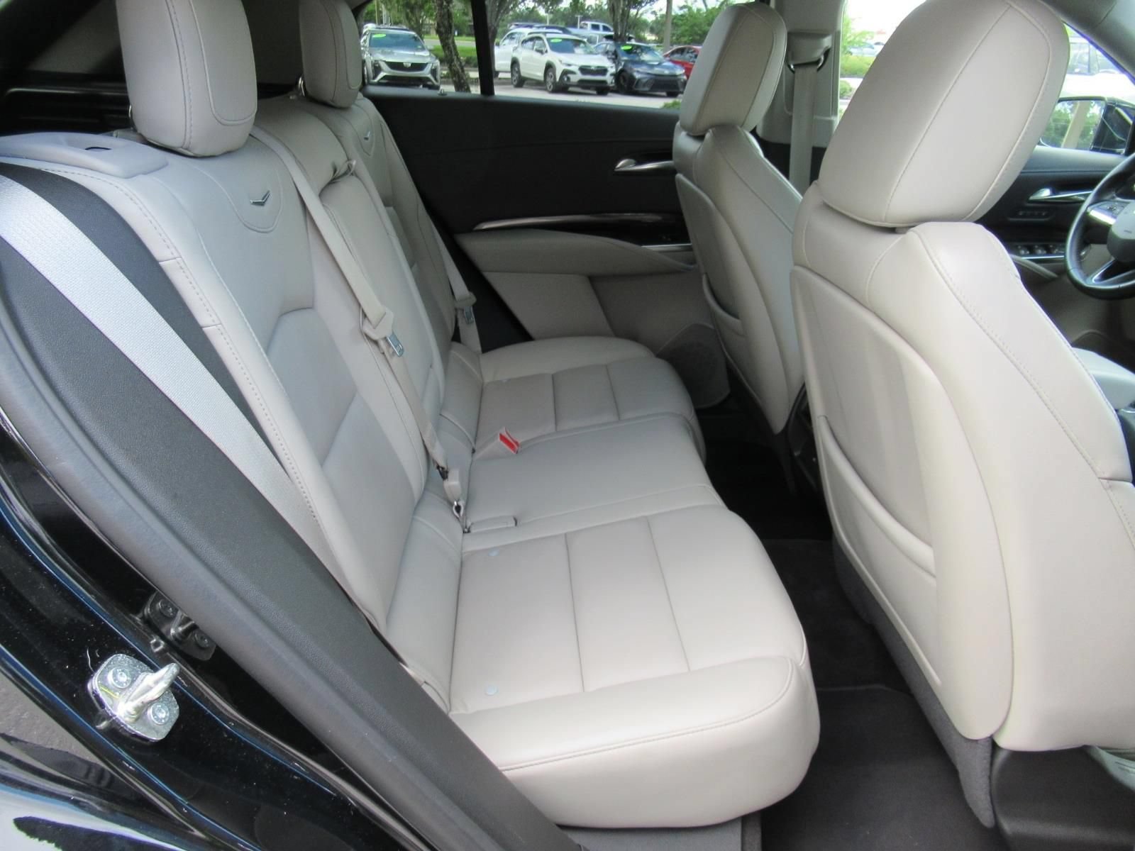 Used 2022 Cadillac XT4 Premium Luxury w/ Safety Alert Package AWD/4WD image 34