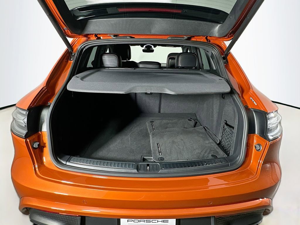 Certified 2024 Porsche Macan GTS AWD/4WD image 28