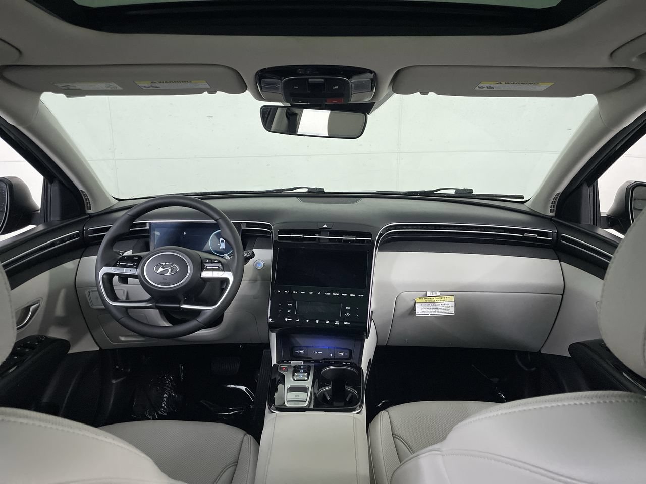 Used 2023 Hyundai Tucson Limited w/ Winter Package AWD/4WD image 14