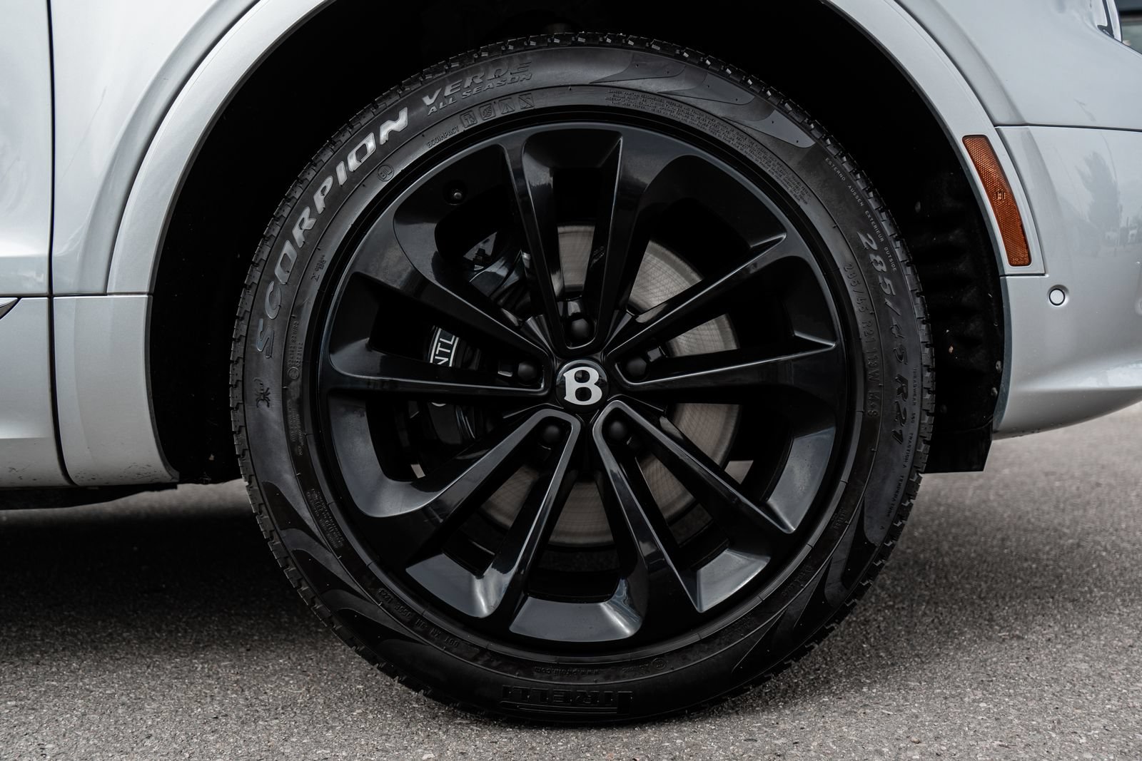 Certified 2023 Bentley Bentayga AWD/4WD image 16