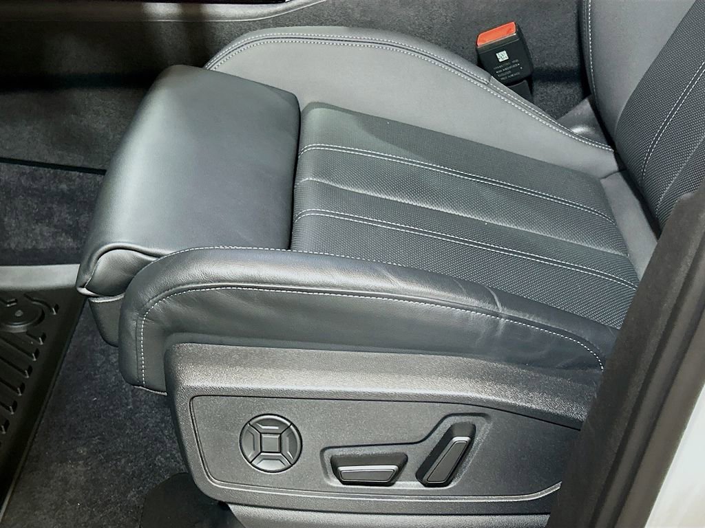 Used 2025 Audi Q5 Premium Plus image 17