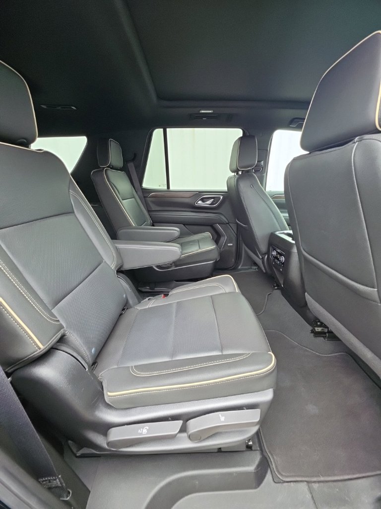 Used 2024 Chevrolet Tahoe Premier AWD/4WD image 23