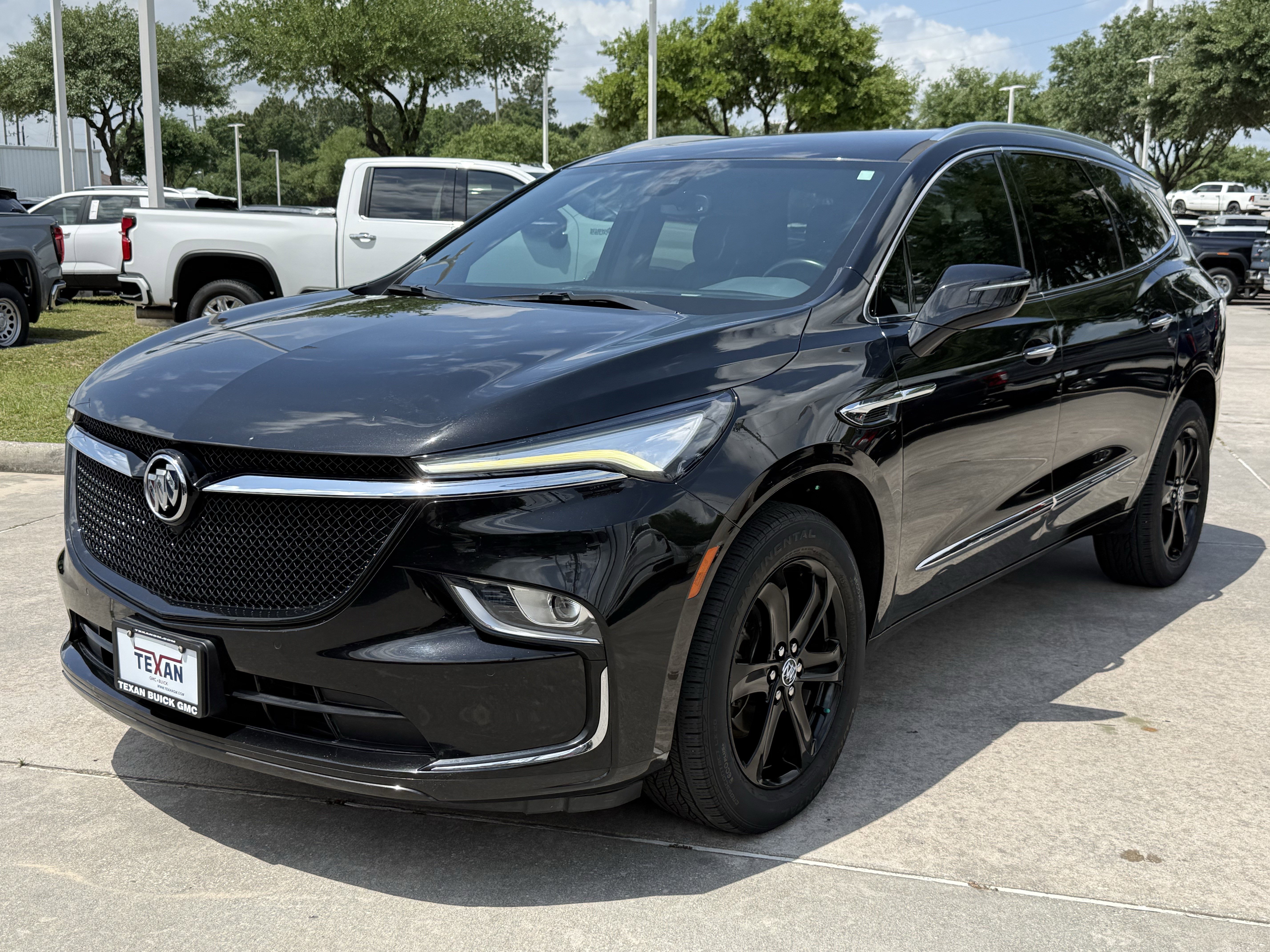 Used 2023 Buick Enclave Essence w/ Sport Touring Edition FWD image 9