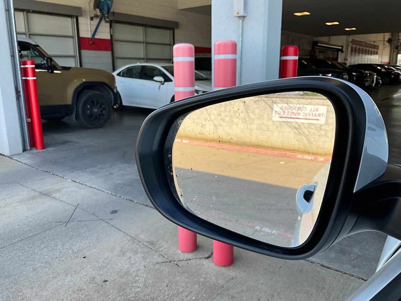 Used 2025 Chevrolet Trax LT image 18