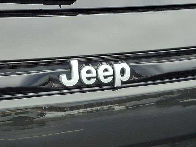 Used 2024 Jeep Grand Cherokee Overland w/ Adv Protech Group III AWD/4WD image 30