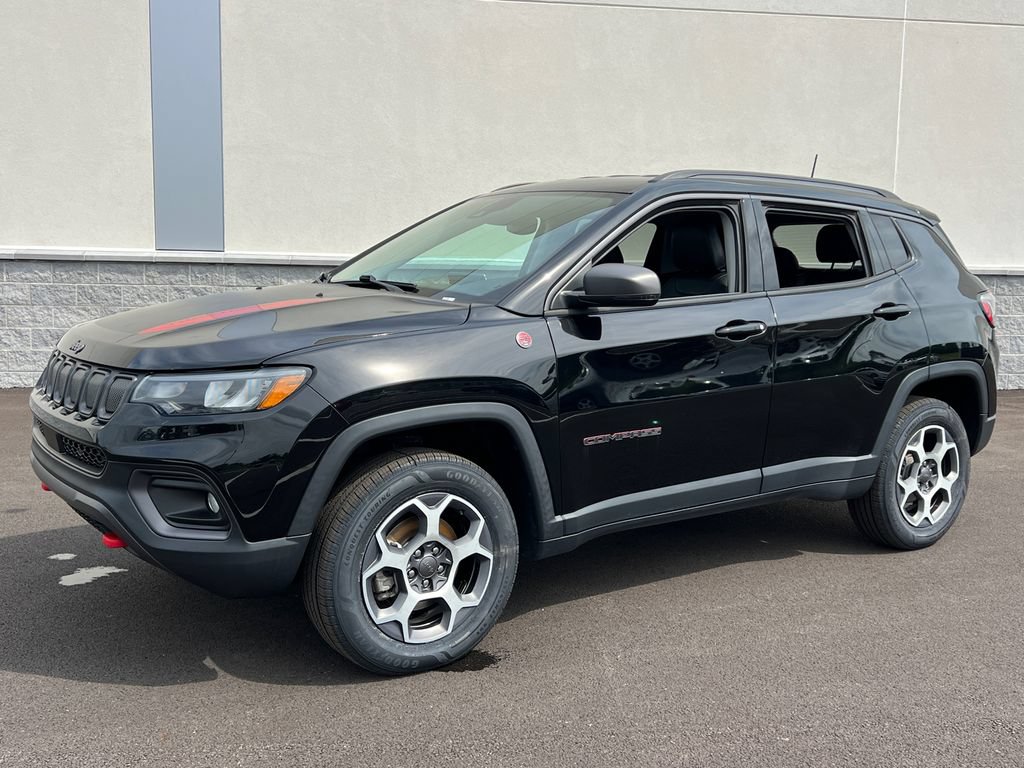 Used 2022 Jeep Compass Trailhawk w/ Trailhawk Convenience Group AWD/4WD image 1