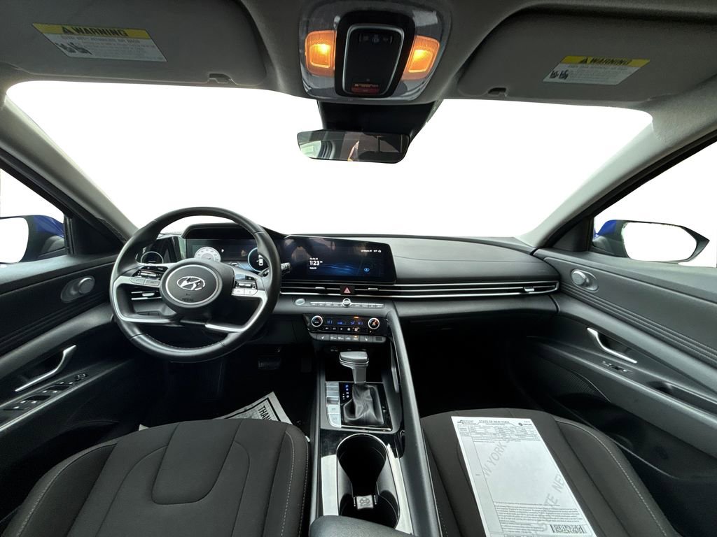 Used 2023 Hyundai Elantra SEL w/ Convenience Package image 16