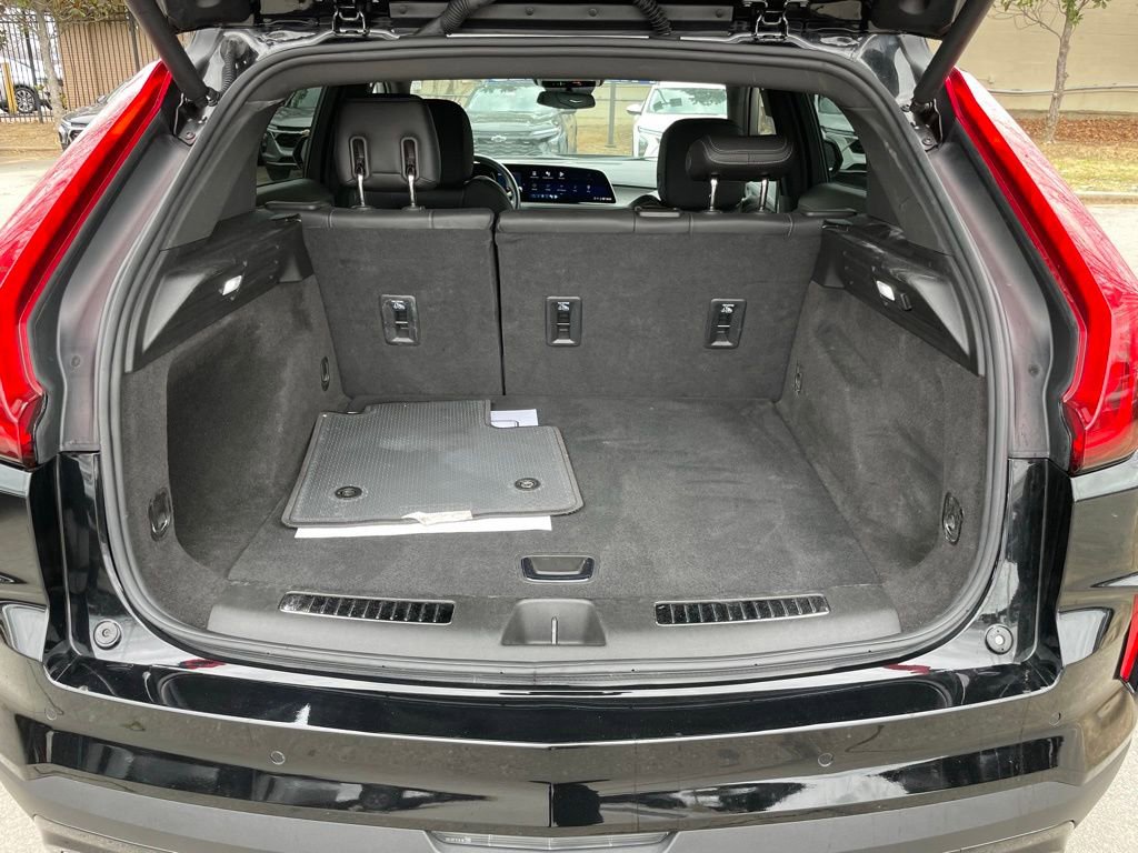 Used 2024 Cadillac XT4 Premium Luxury image 7
