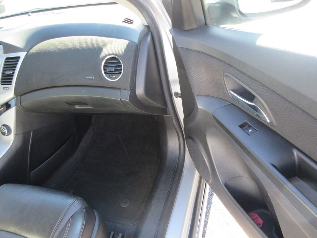 Used 2013 Chevrolet Cruze LT w/ RS Package image 18
