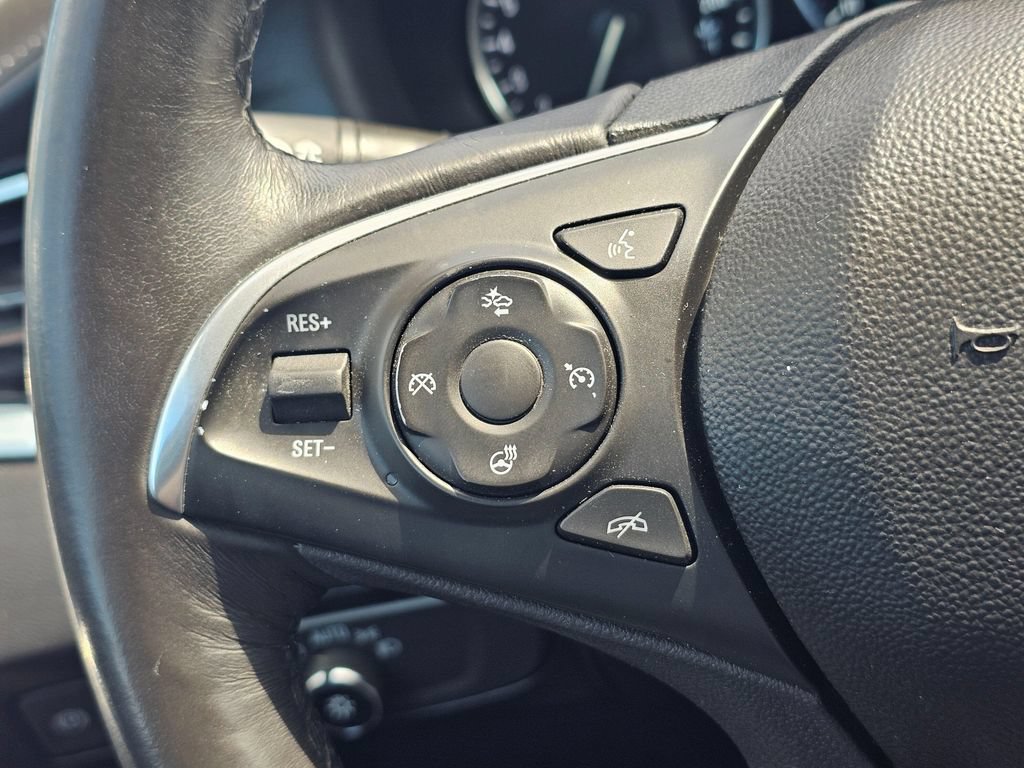Used 2019 Buick Enclave Avenir w/ Avenir Technology Package AWD/4WD image 26