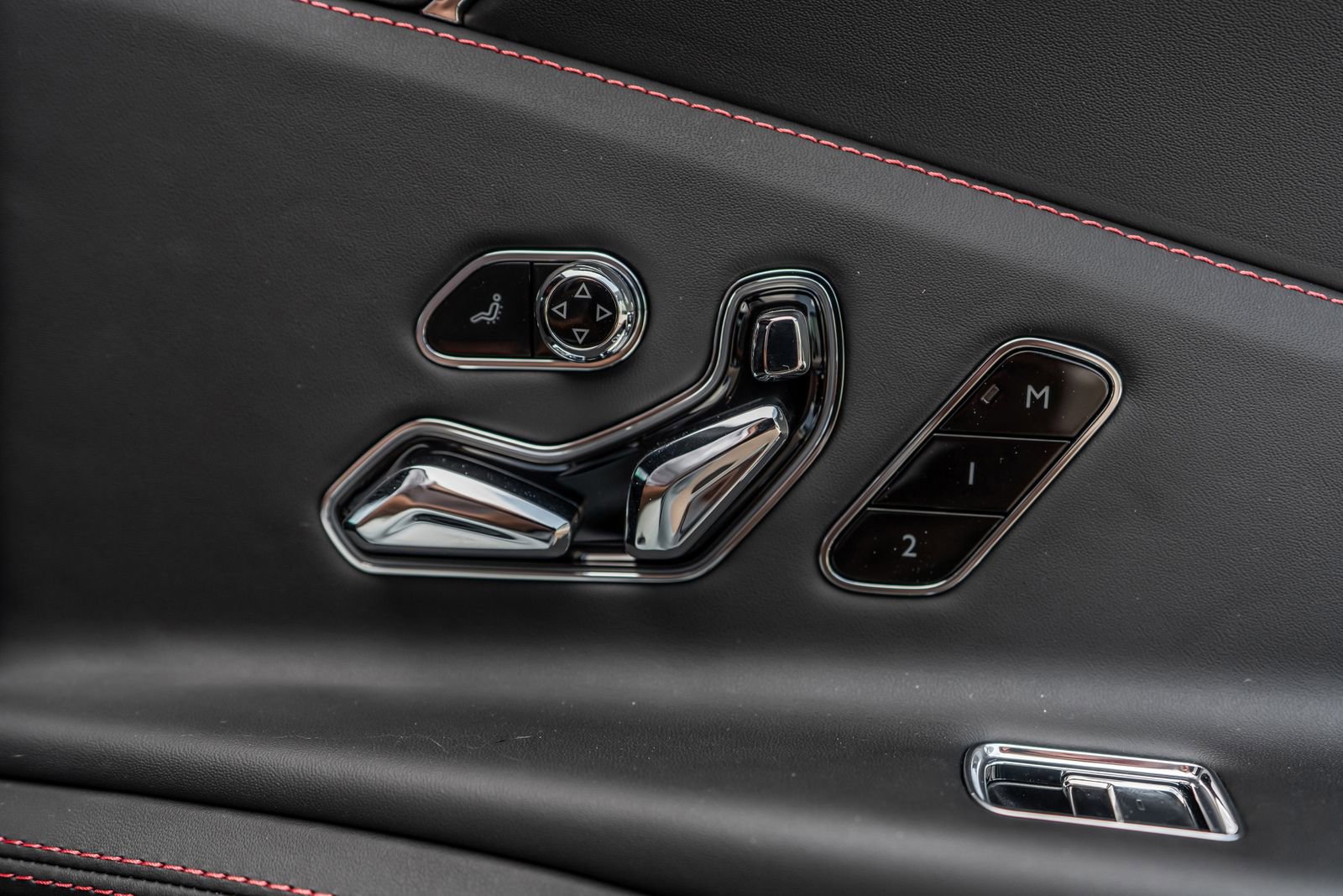 New 2025 Bentley Flying Spur Plug-In Hybrid image 60