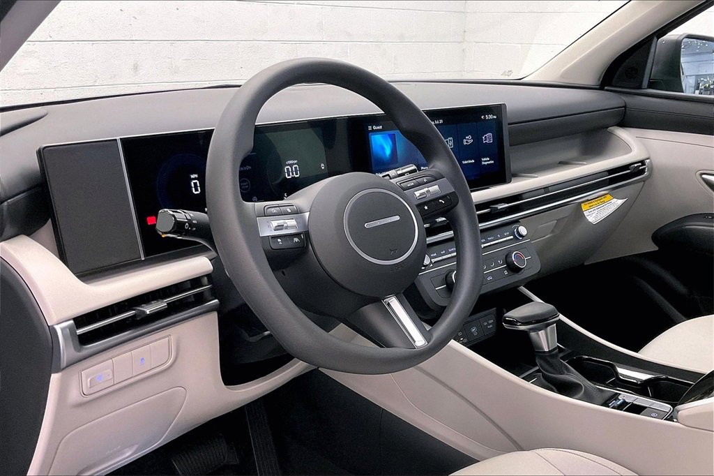 New 2025 Hyundai Tucson SE image 7