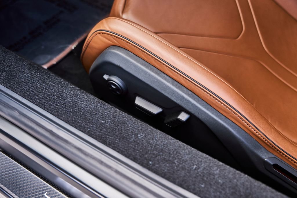 Used 2025 Lamborghini Revuelto AWD/4WD image 48