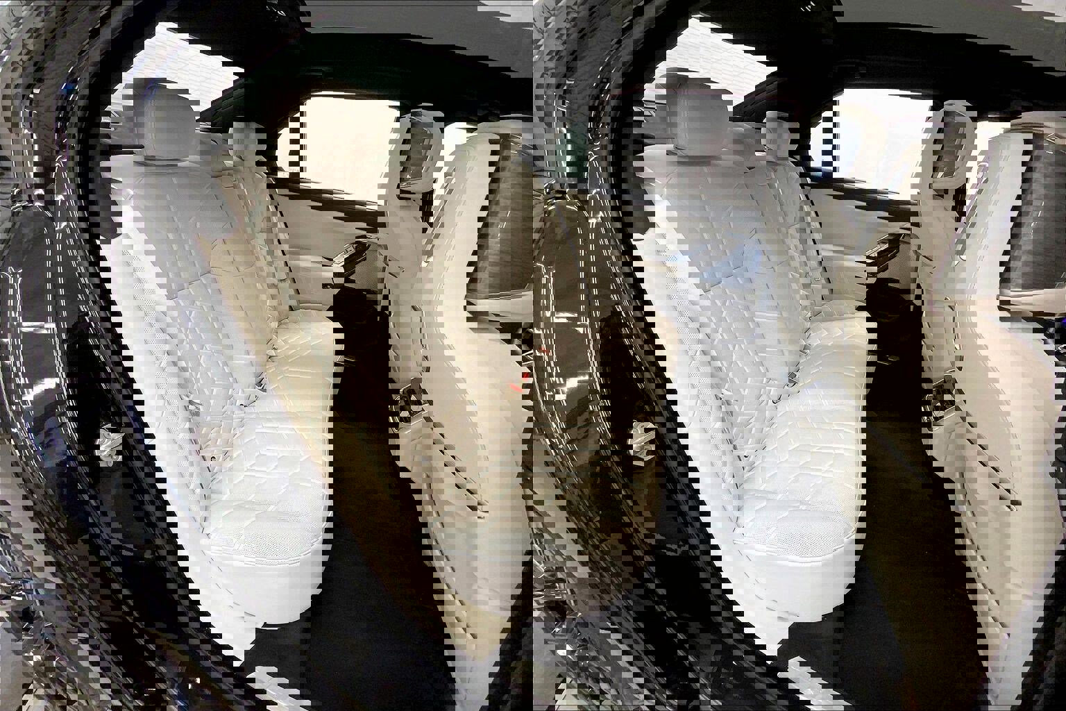 Certified 2024 BMW 750e xDrive w/ Executive Package image 11