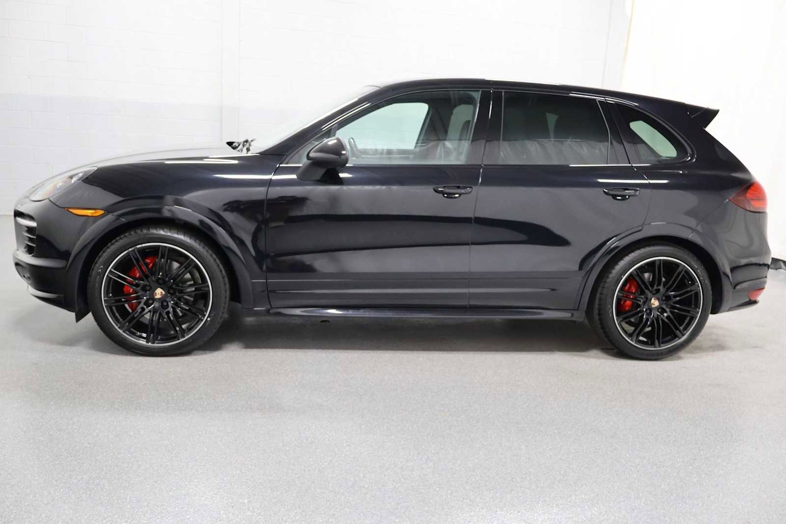 Used 2014 Porsche Cayenne GTS AWD/4WD image 2