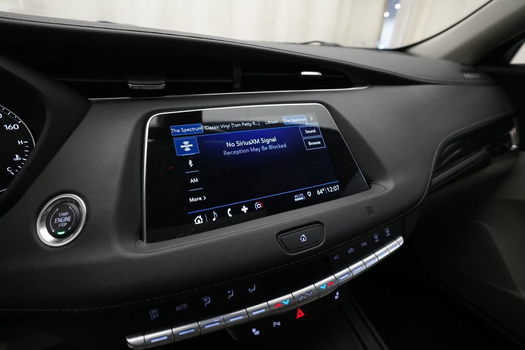 Used 2019 Cadillac XT4 Luxury w/ Cold Weather Package FWD image 6