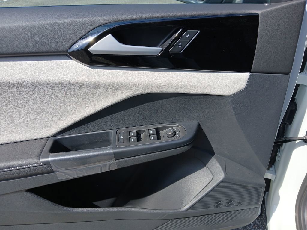 New 2026 Volkswagen Taos S FWD image 11