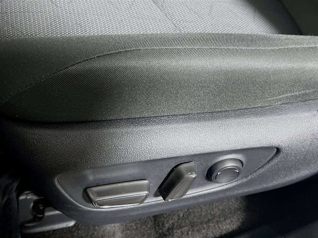 Certified 2025 Toyota RAV4 XLE AWD/4WD image 16