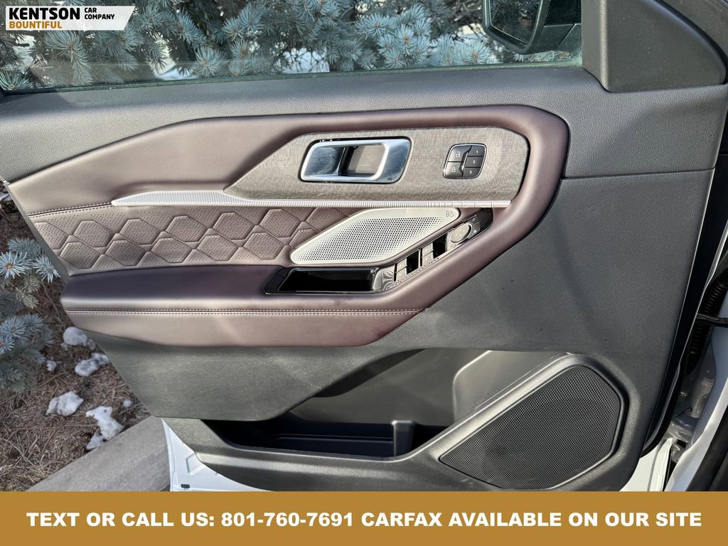 Used 2025 Ford Explorer Platinum w/ LUX Leather Package image 22