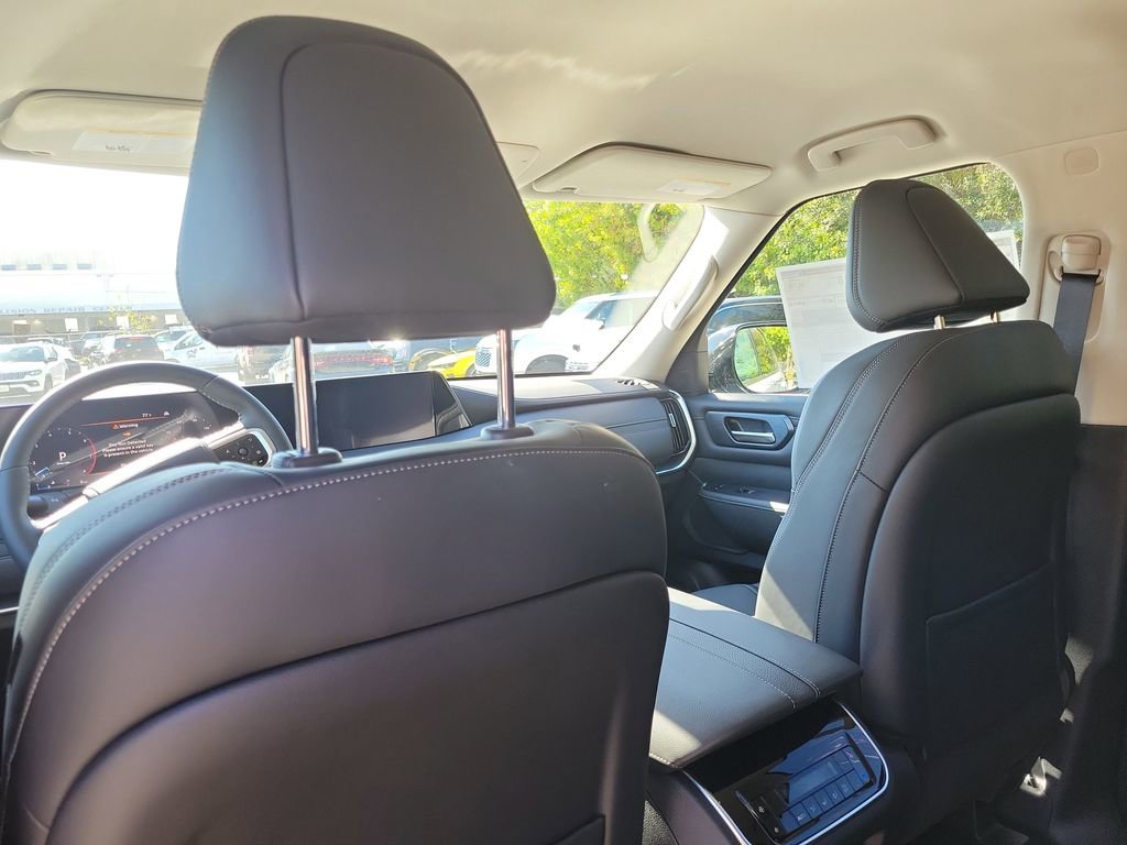 New 2026 Nissan Armada SV image 13