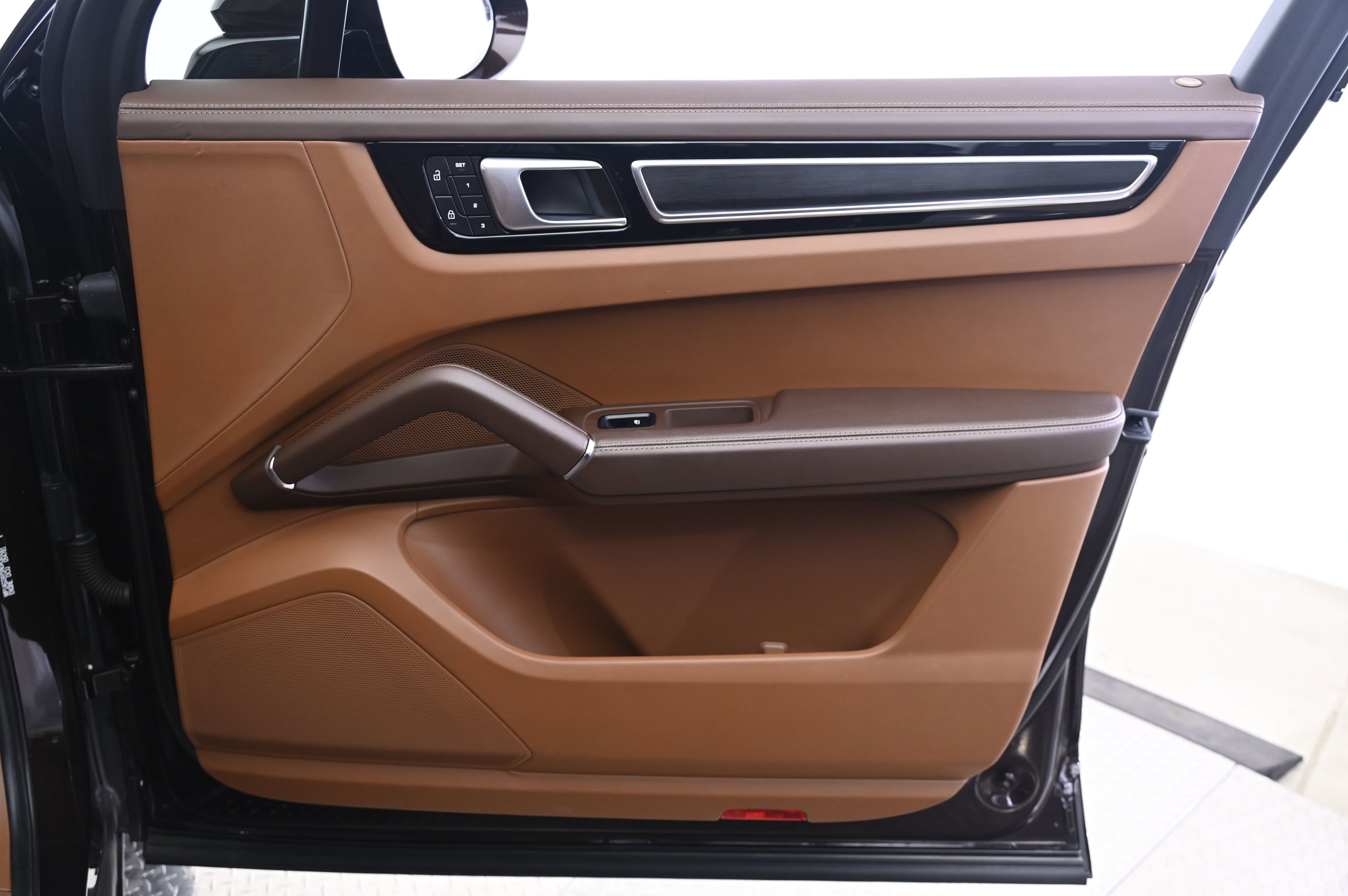 Used 2022 Porsche Cayenne GTS image 20