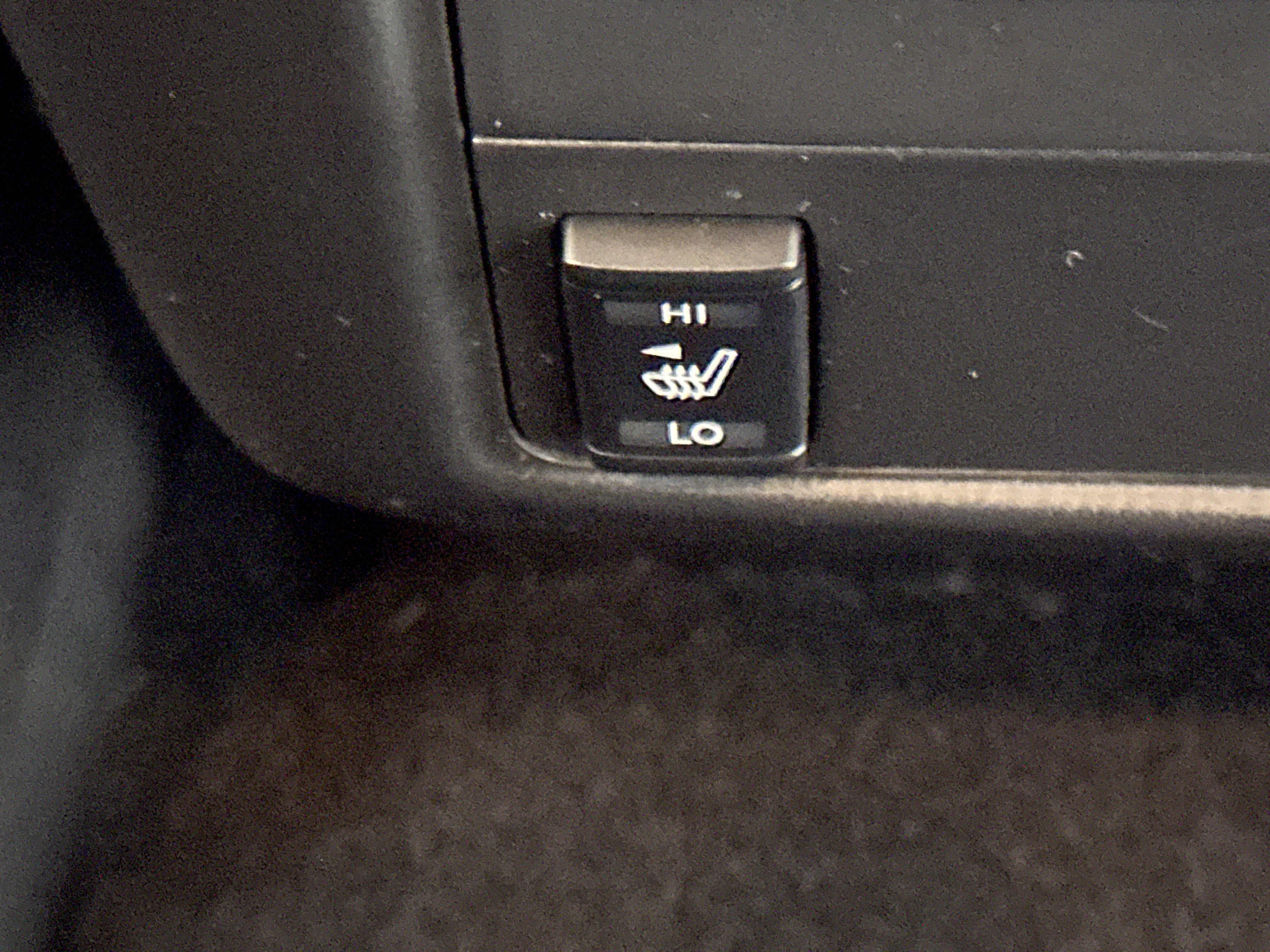 Used 2020 Nissan Pathfinder SL image 25