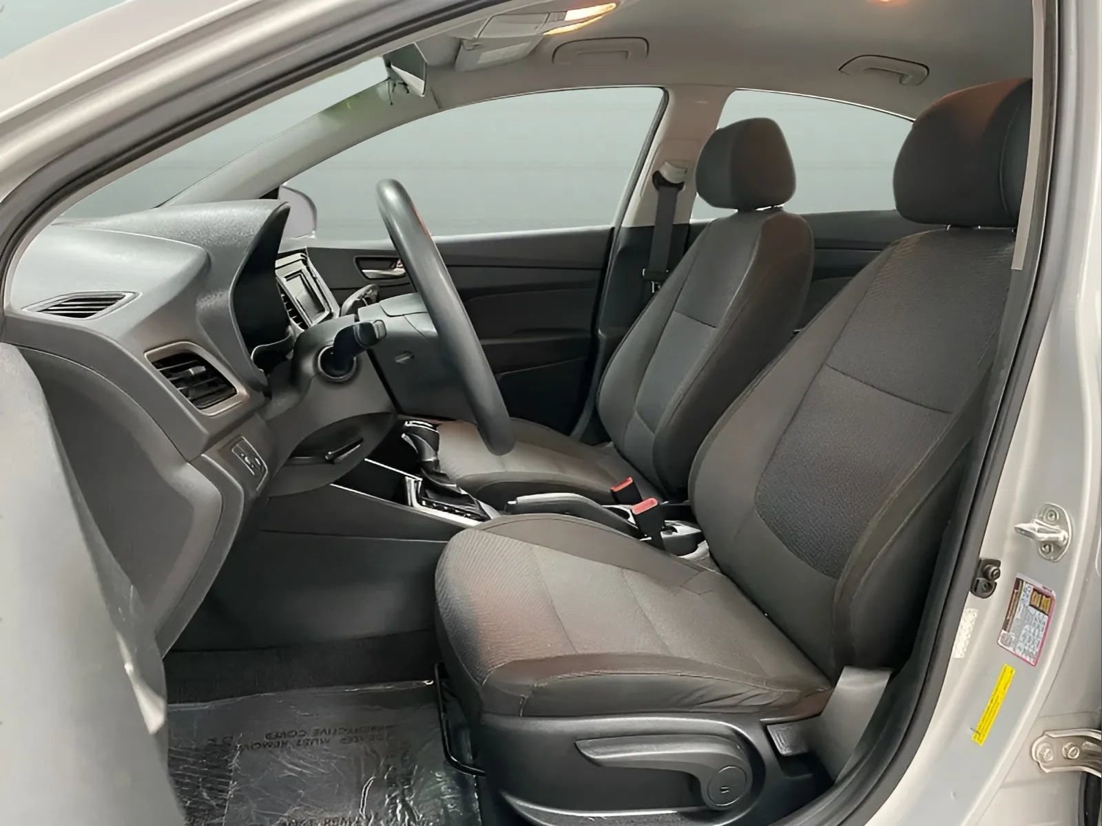 Used 2020 Hyundai Accent SE FWD image 10
